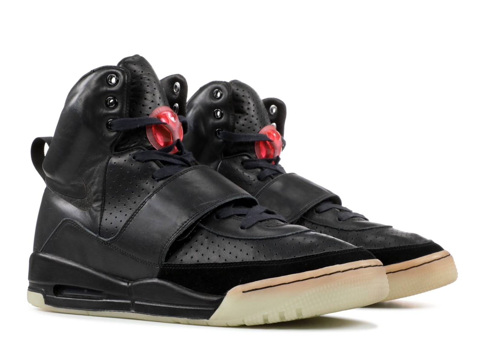 这双nike air yeezy 1价格竟然高达82万!