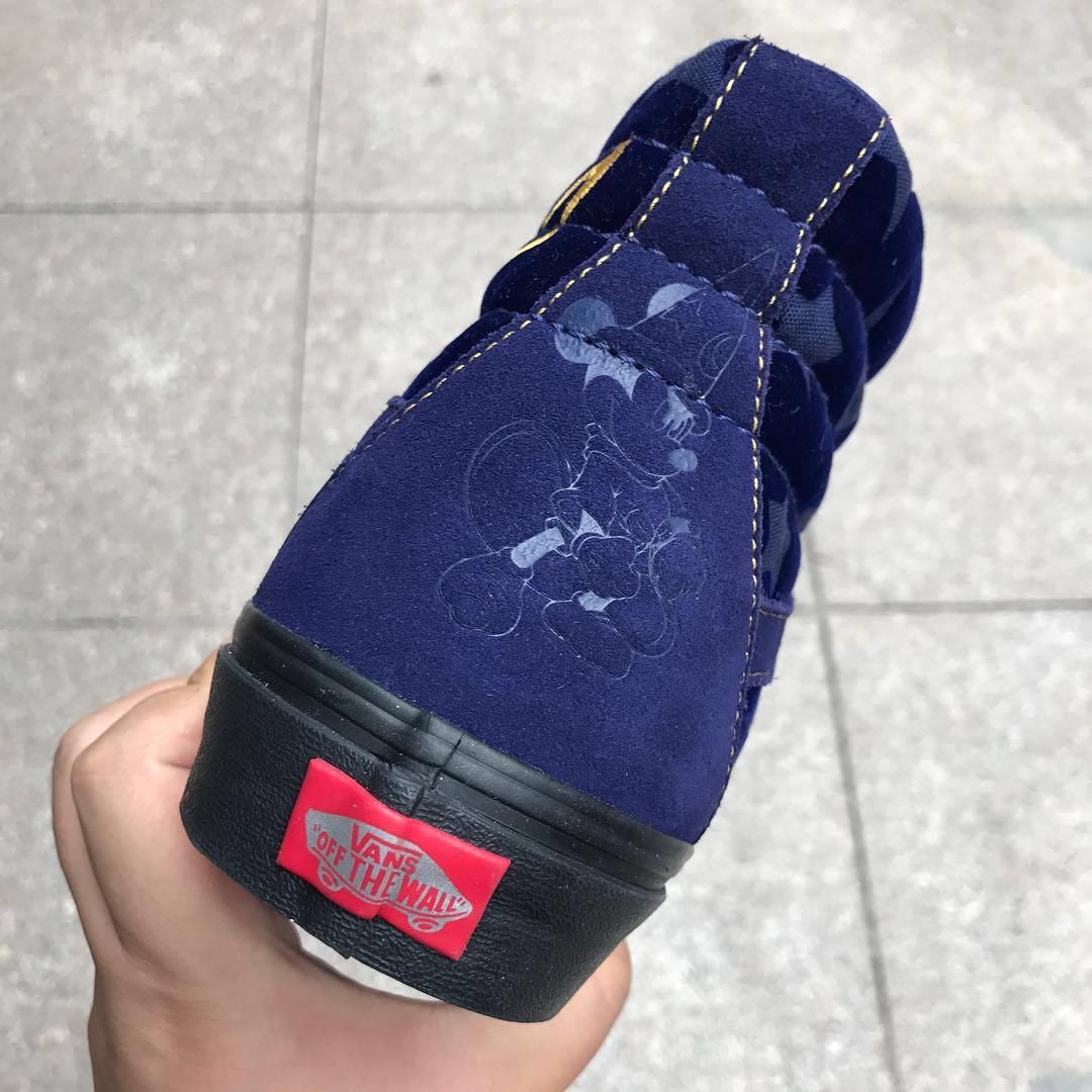 VANS x Disney专属合作鞋款曝光 街头潮流度不输WTAPS